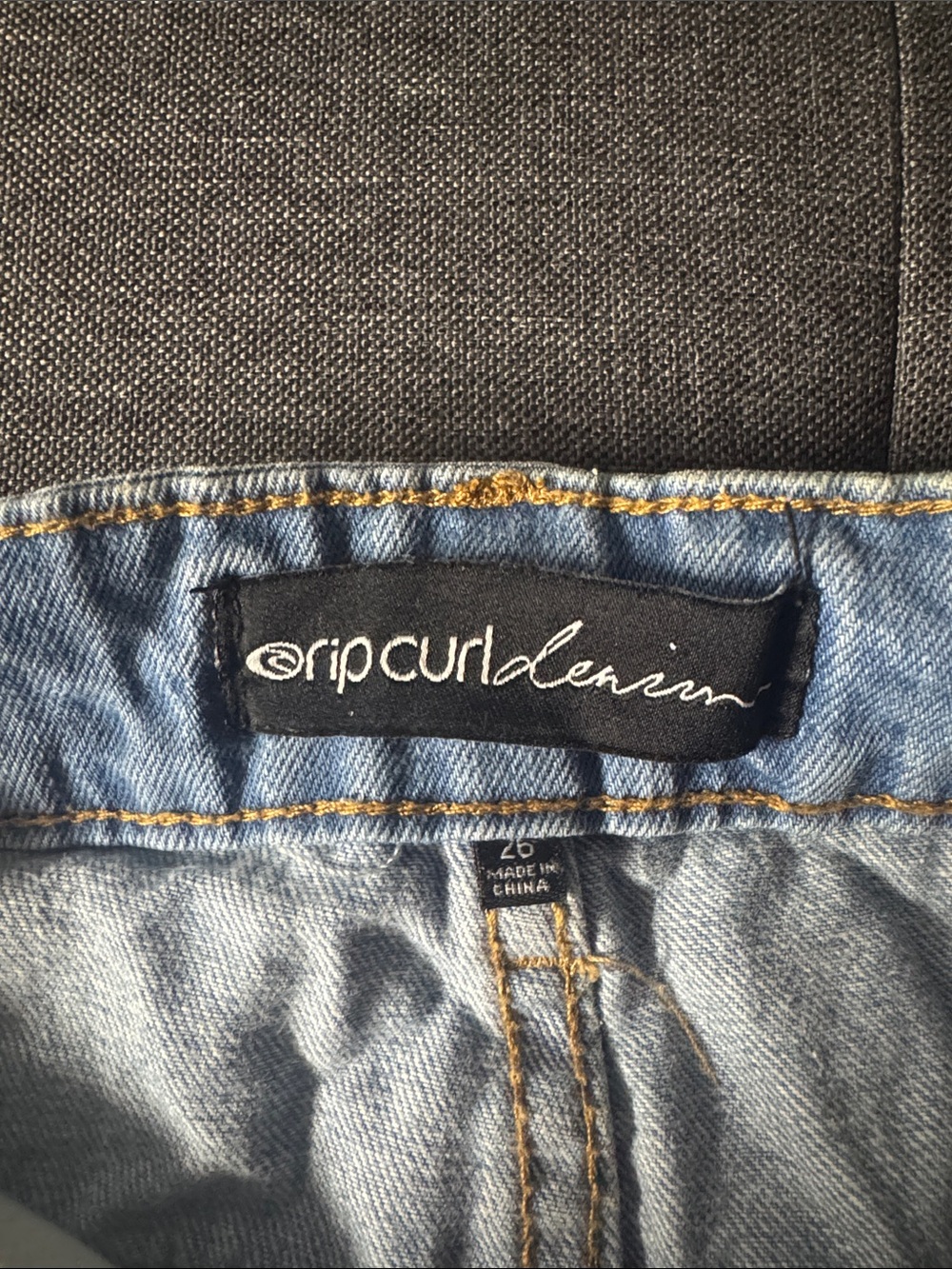 Jean shorts // Rip Curl - Picture 3 of 7